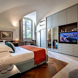 Dimora Collection - Le Corti - Boutique Luxury In A Restored 13th Century Convent, With Sauna And Gym (adults Only) , Florence Italy