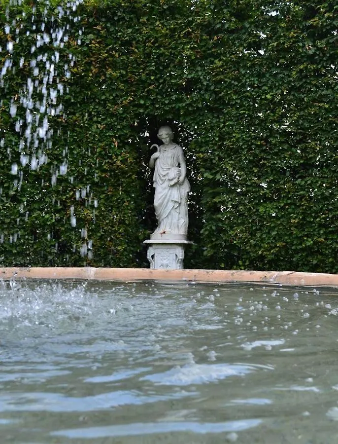 Castello Di Cernusco Lombardone B&B