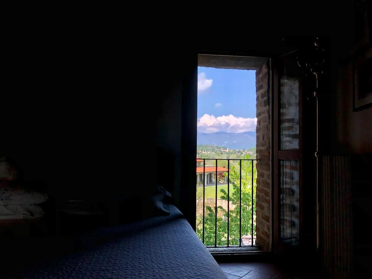 Castello Di Cernusco Lombardone B&B 이탈리아