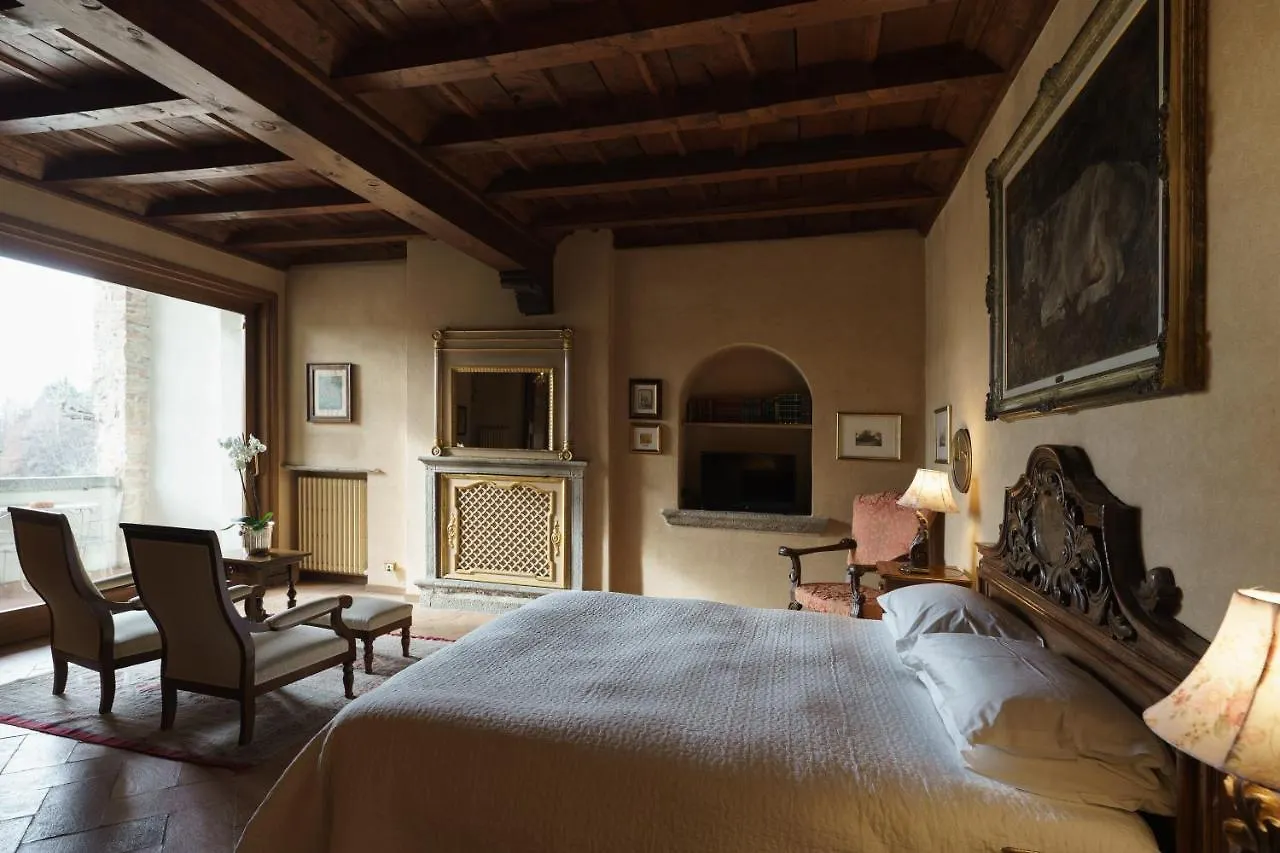 Castello Di Cernusco Lombardone B&B 이탈리아