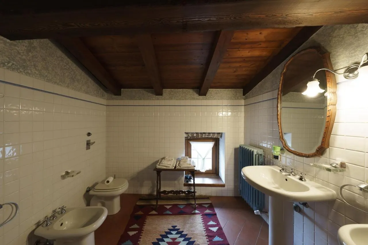 Castello Di Cernusco Lombardone B&B