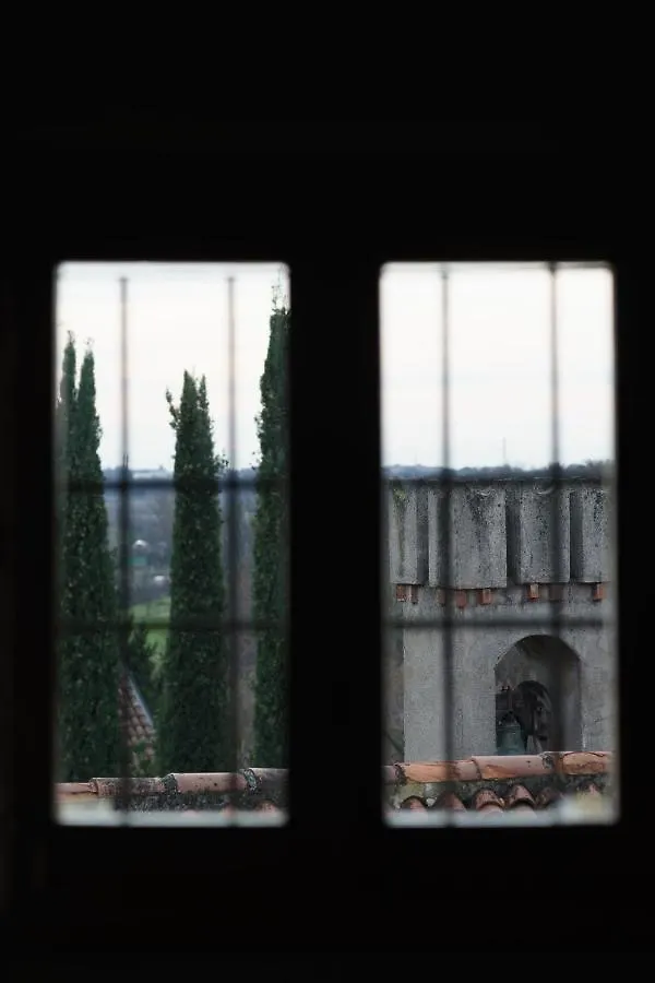 Castello Di Cernusco Lombardone B&B 0*,