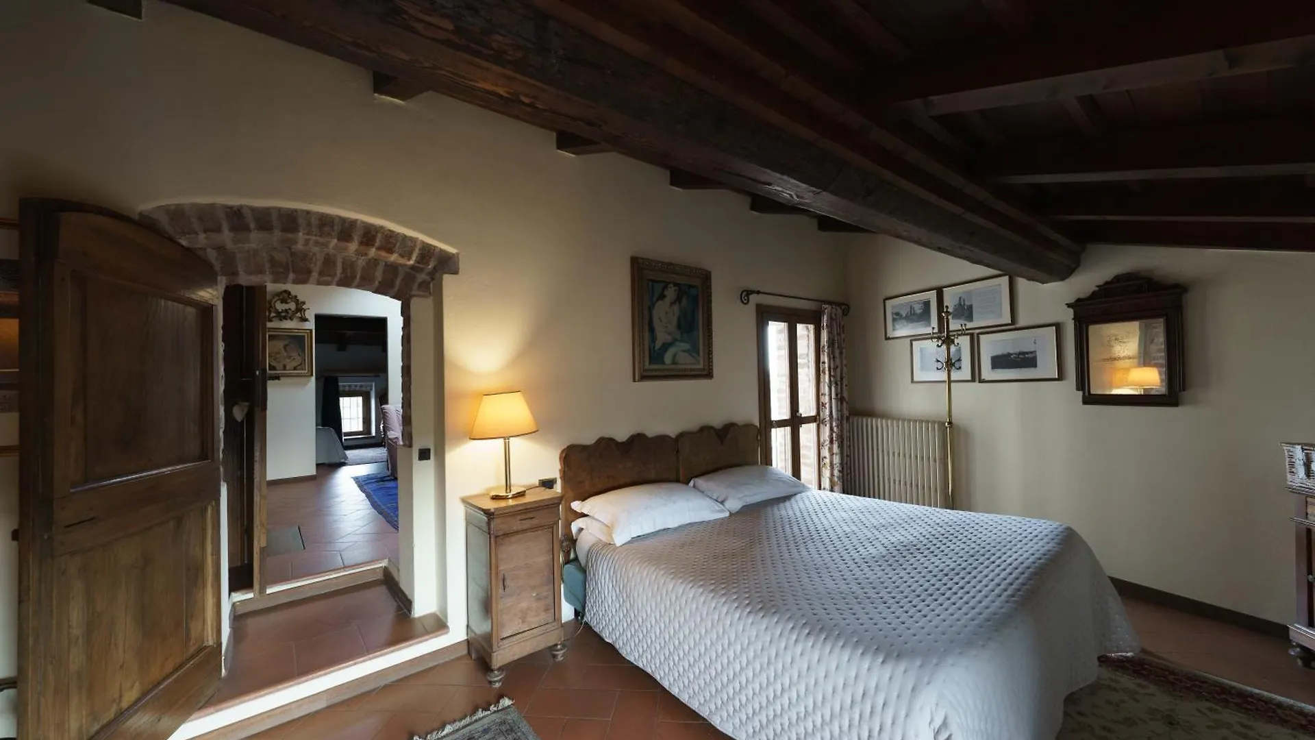 Castello Di Cernusco Lombardone B&B