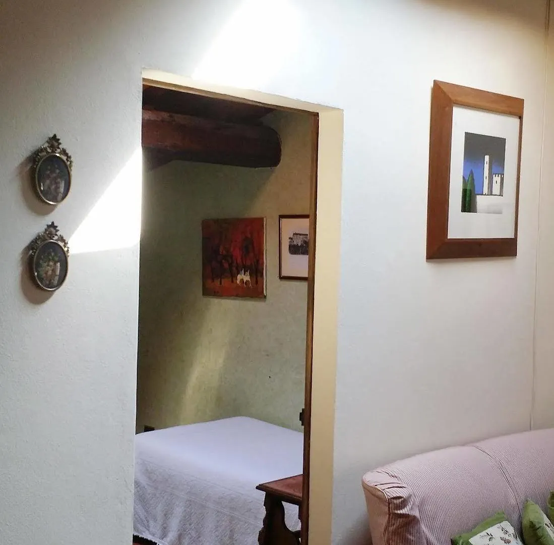 Castello Di Cernusco Lombardone B&B 이탈리아