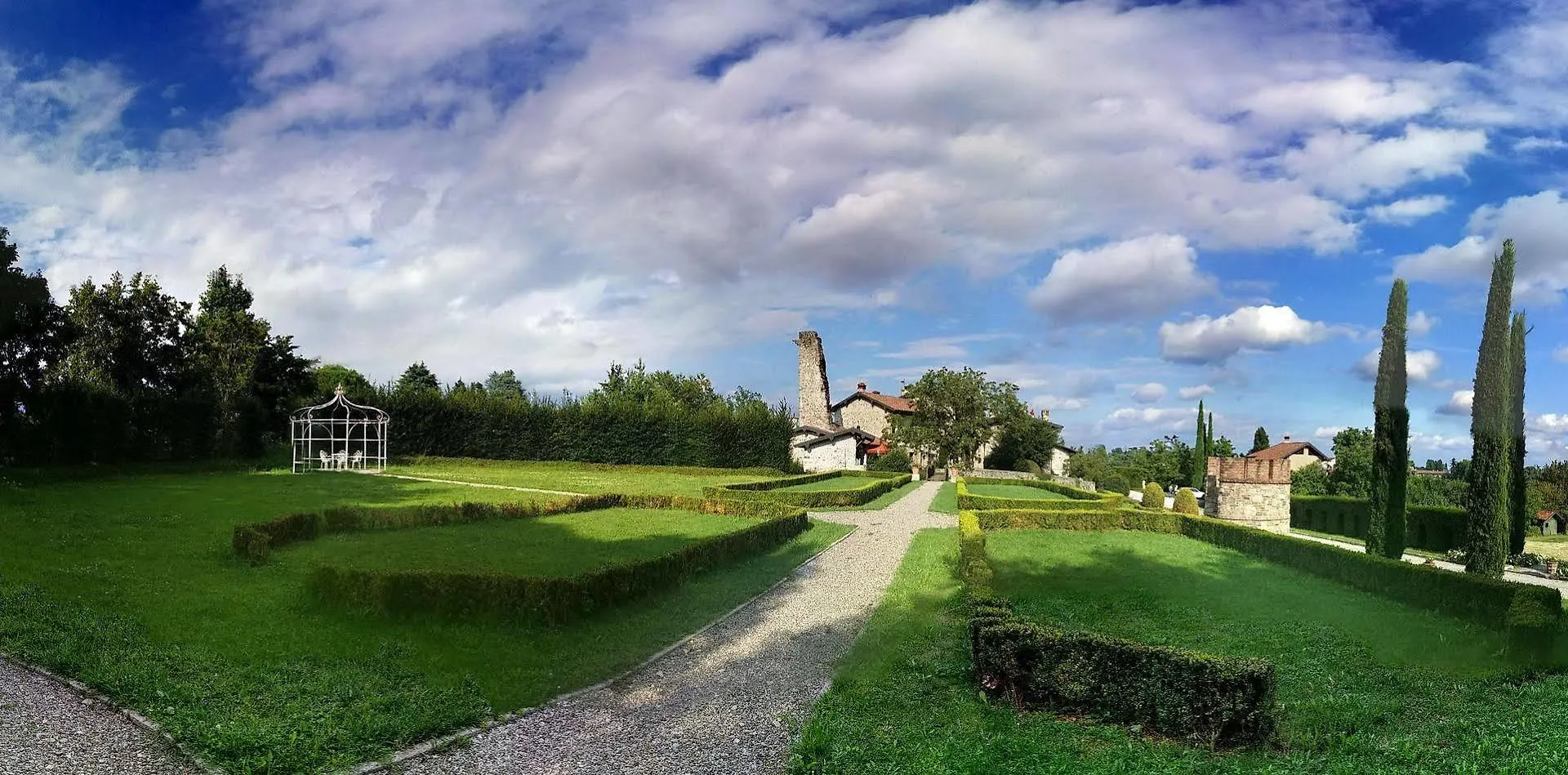 Castello Di Cernusco Lombardone B&B 0*,  이탈리아