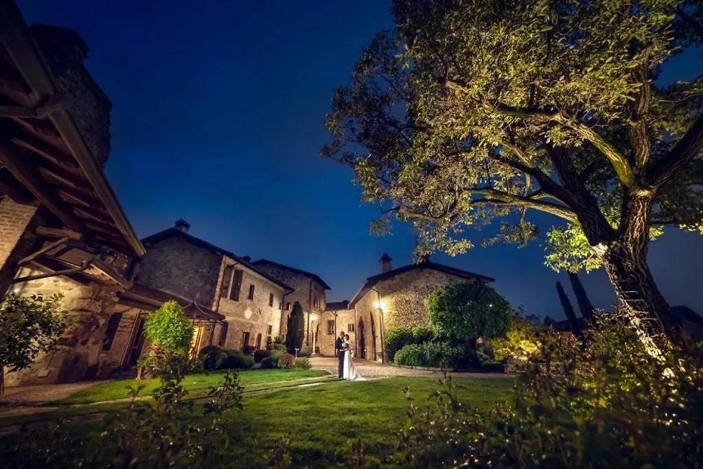 Castello Di Cernusco Lombardone B&B 이탈리아