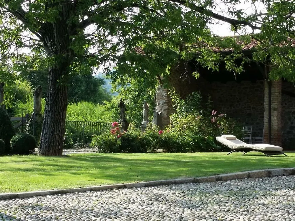 Castello Di Cernusco Lombardone B&B