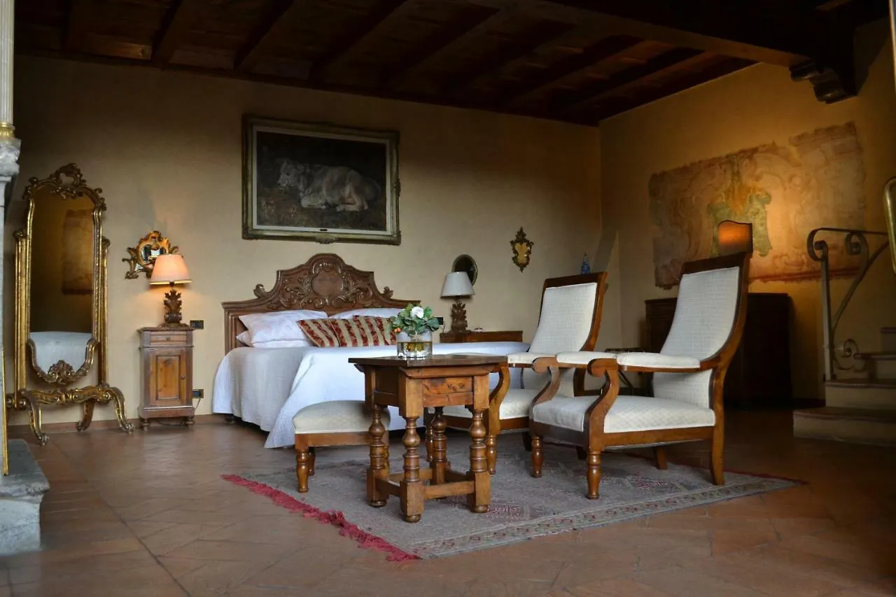 Castello Di Cernusco Lombardone B&B