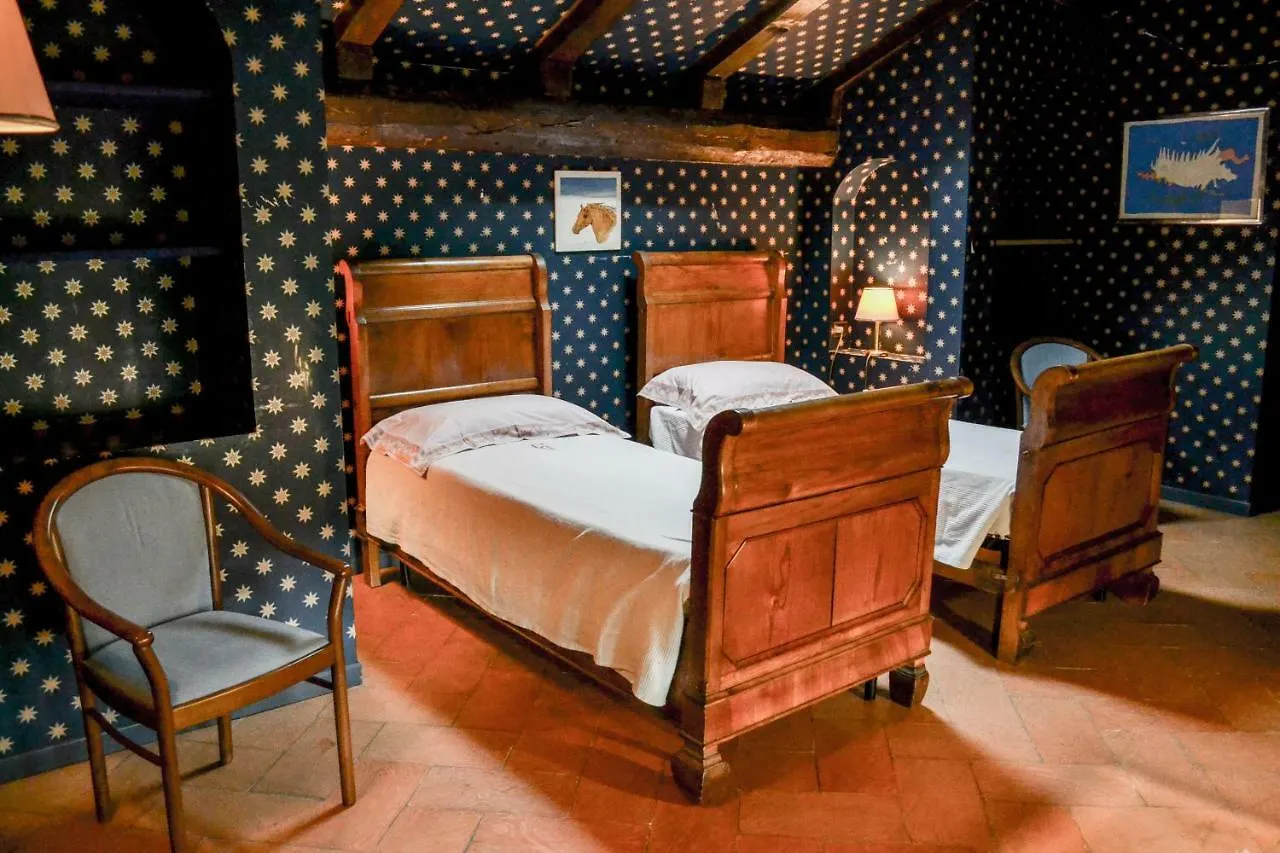 Castello Di Cernusco Lombardone B&B 이탈리아