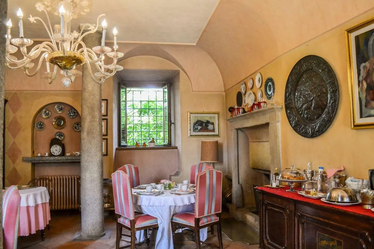 Castello Di Cernusco Lombardone B&B 이탈리아