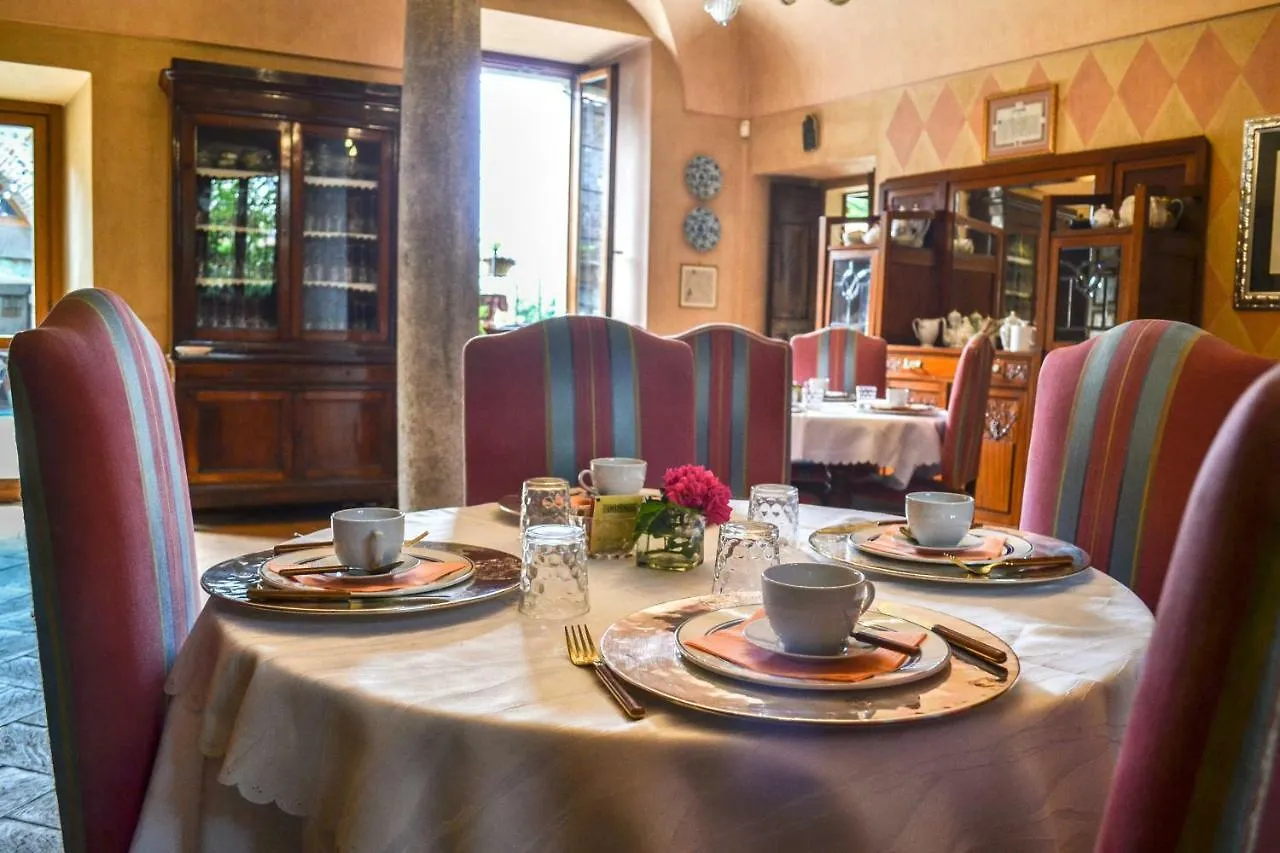 Castello Di Cernusco Lombardone Bed & Breakfast